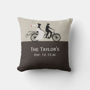 Cute Tandem Bike Bride and Groom Bröllop Kudde