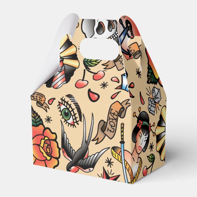 Cute tatuering älskare i party presentaskar (Framsidan Sidan)