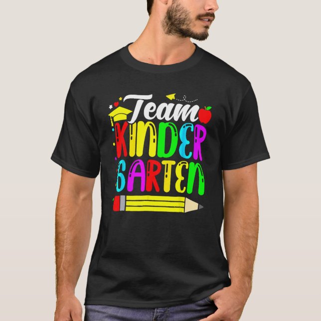 Cute Team Kindergarten Pencil Back to school Teach T Shirt (Framsida)