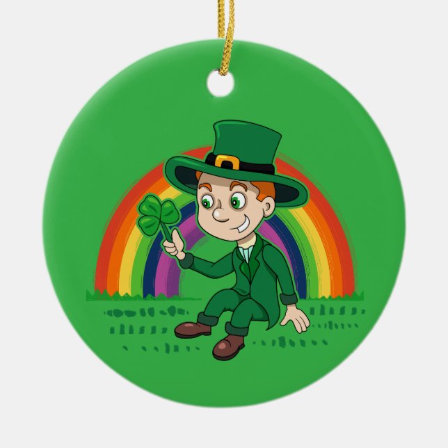 Cute tecknad leprechaun med schack och regnbåge julgransprydnad keramik (Framsidan)