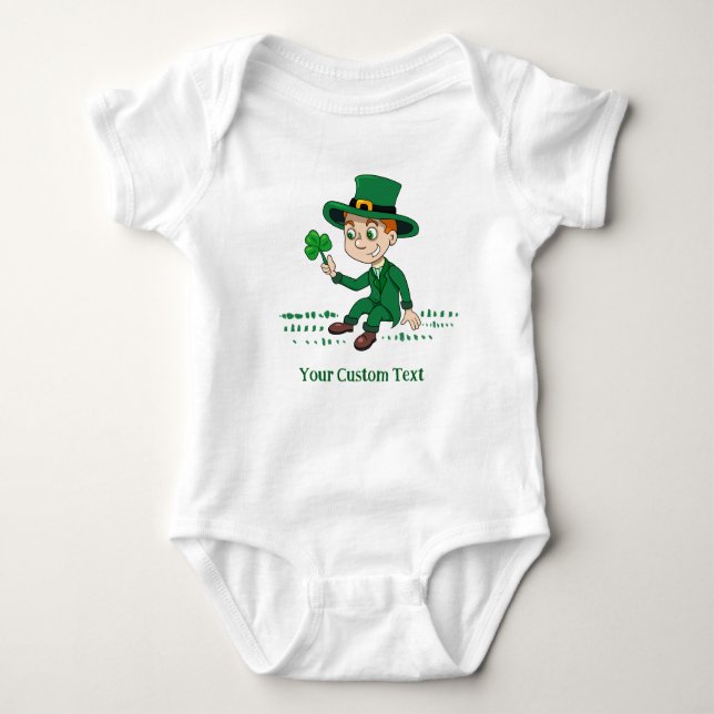 Cute tecknad leprechaun med schack och regnbåge t shirt (Framsida)