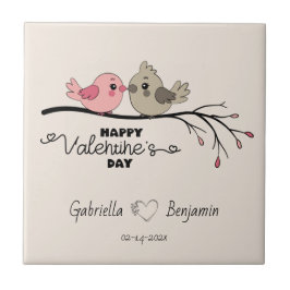 Cute Tecknad Lovebird på gren Valentindagen Kakelplatta
