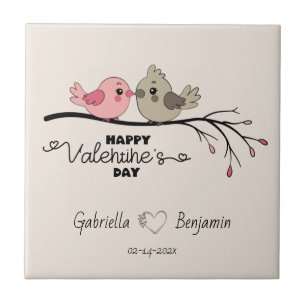 Cute Tecknad Lovebird på gren Valentindagen Kakelplatta
