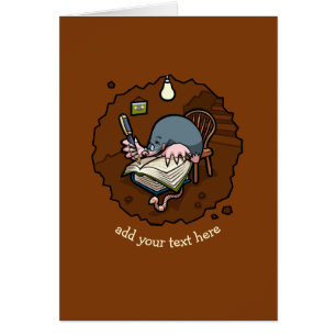 Cute Tecknad Mole Novelist Skriver Bok i Burrow Hälsningskort
