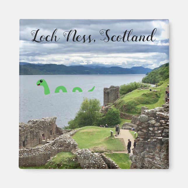 Cute Tecknad Nessie Loch Ness Monster, Skottland Magnet (Framsidan)