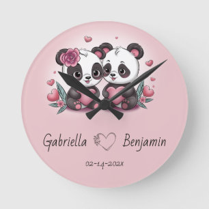 Cute Tecknad Panda Älskare Heart Valentindagen Rund Klocka