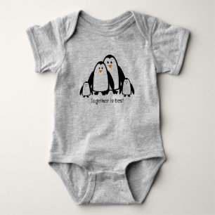 Cute Tecknad Penguin-familjen är tillsammans bäst T Shirt