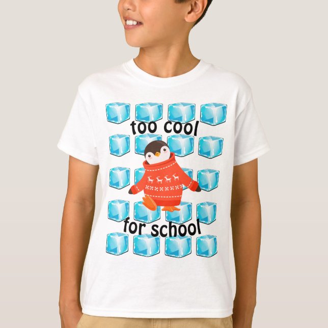 Cute Tecknad Penguin "För Coola för skolan" Barn" T Shirt (Framsida)
