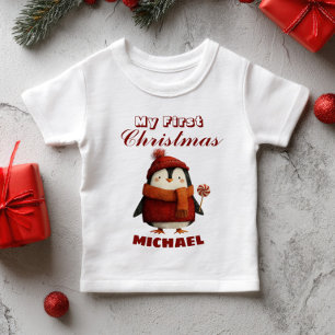 Cute Tecknad Penguin Passnamn för första julen T Shirt