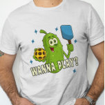 Cute Tecknad Pickle vill spela upp Pickleball T Shirt<br><div class="desc">Den här pickleball t-shirt,  med den vackra tecknaden pickle,  är ett underbart sätt att be en annan spelare att gå med dig spela på domstolen.</div>
