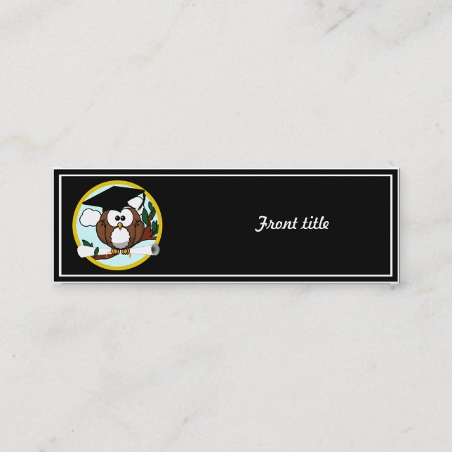 Cute Tecknad Studenten Uggla med sockel och diplom (Framsida)