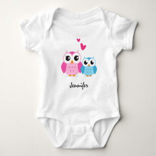 Cute tecknad uggla med hjärta personlig namn t shirt