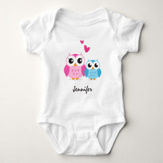 Cute tecknad uggla med hjärta personlig namn t shirt