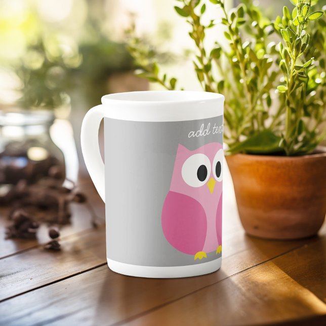 Cute Tecknad Uggla - Rosa och Grått eget namn Benporslin Mugg (Personalized mug with photos and text, customize completely in the advanced design area)