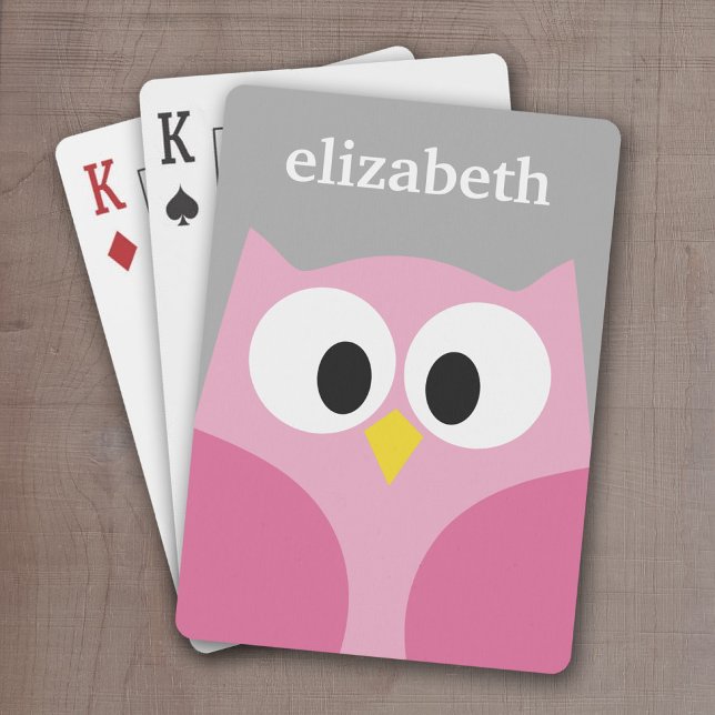 Cute Tecknad Uggla - Rosa och Grått eget namn Spel Kort (Cute Personalized playing cards with a cartoon owl and a monogram or name)