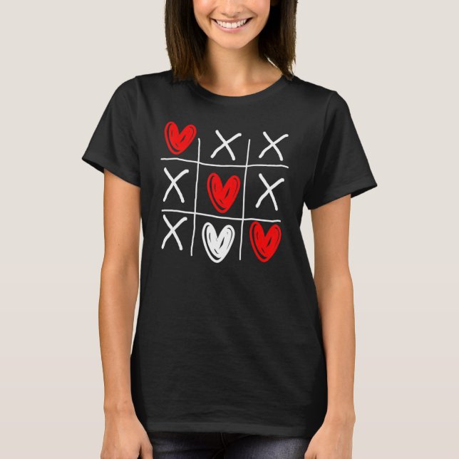 Cute Tic Tac Toe Hearts Valentines day T Shirt (Framsida)