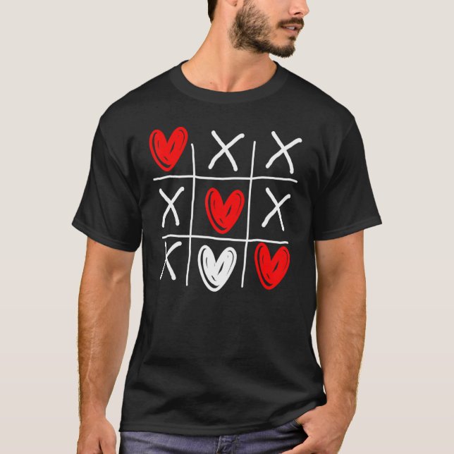 Cute Tic Tac Toe Hearts Valentines day T Shirt (Framsida)