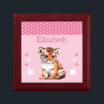 Cute tiger-stjärnor lägger till namn rosa keepsaké minnesask<br><div class="desc">Behåll Gift Box för barn. Anpassa med namn. Med en söt tiger,  polka dots och stjärnor med färg rosa och vitt.</div>