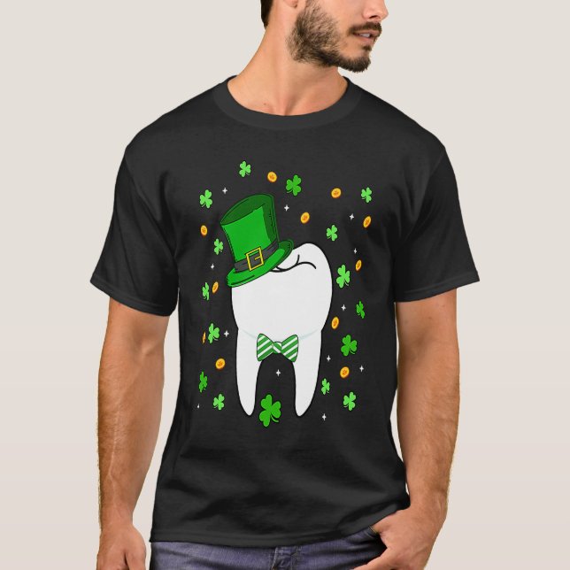 Cute Tooth Leprechaun Hat Dental Squad St Patrick' T Shirt (Framsida)