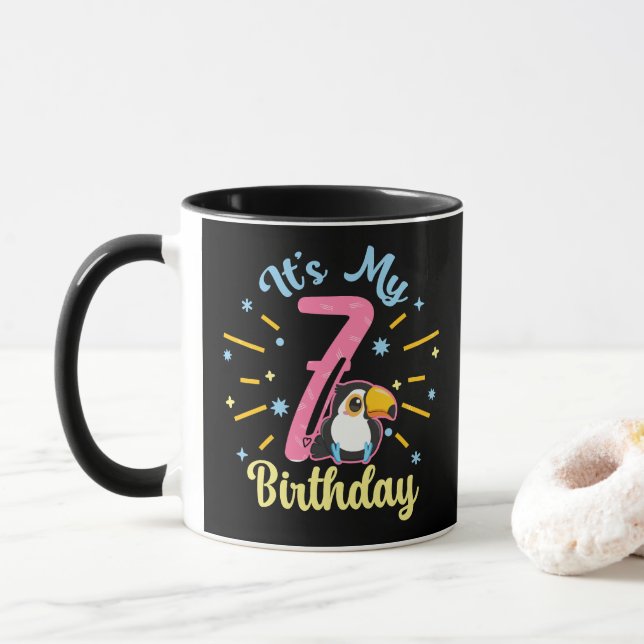 Cute Toucan 7:e Birthday 7 Year Old Birth Girl Mugg (Med munk)