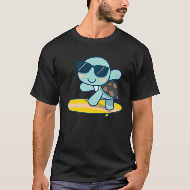 Cute turtle wearing sunglasses on surfboard t shirt (Framsida)