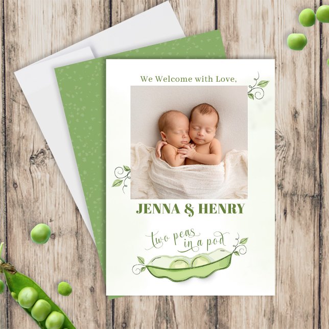 Cute Twillingars Photo Peas i en Pod Inbjudningar (Twins baby photo announcement with two peas in a pod. )