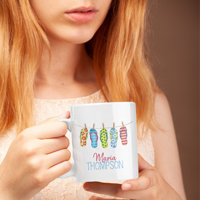 Cute Typography Summer Personlig Kaffemugg (Custom flip flops whimsical personalized coffee mug.)