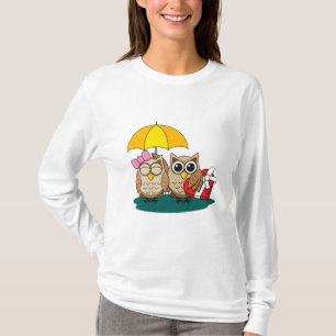 Cute Uggla Älskare w/ Umbrella och Red Chocolate B T Shirt