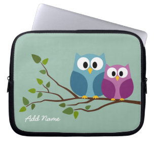 Cute Uggla par Teckning vid Träd Gren Laptop Sleeve