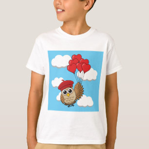 Cute Uggla som flyger med hjärtballonger T Shirt