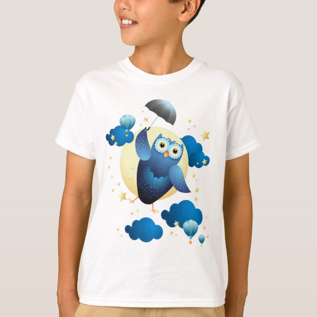 Cute Uggla som flyger med paraplyer T Shirt (Framsida)