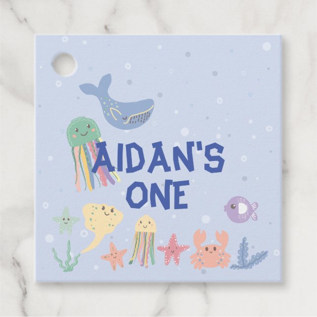 Cute Underwater World First Birday Gåvor Etiketter (Framsida)