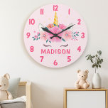 Cute Unicorn Eyelaska Girls Bedroom Wall Clock Stor Klocka<br><div class="desc">Cute Unicorn Eyelaska Girls Bedroom Wall Clock. Den här utformningen har en vacker enhörn omgiven av guld-stjärnor och blommigt blommor. Pastel rosa magisk fantasi-väggklocka för flickor. Anpassa detta anpassad design med ditt eget namn eller din egen text.</div>