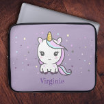 Cute Unicorn Lila Laptop sleeve<br><div class="desc">Ett lila Laptop sleeve med en söt unicorn i pastel färg och ett anpassadets förnamn för att skydda datorn när du går i skolan eller på jobbet!</div>