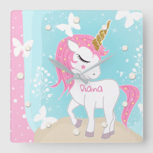 Cute unicorn med fjärilar. fyrkantig klocka