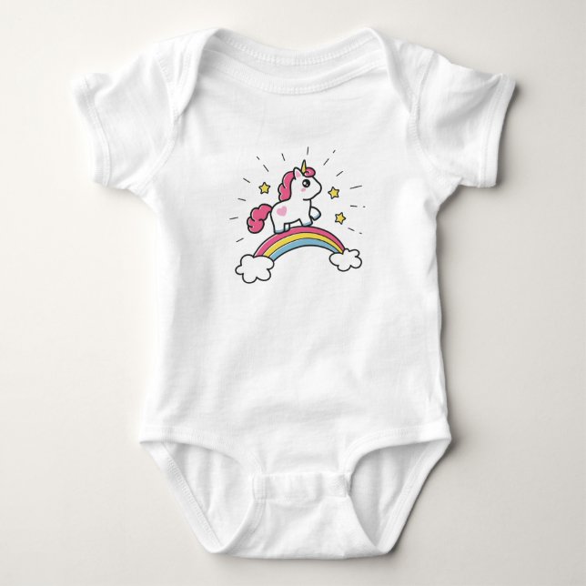 Cute Unicorn på en regnbågsdesign T Shirt (Framsida)