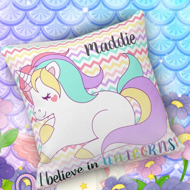 Cute | Unicorn | Rainbow Färg | Chevron Mönster Kudde (Skapare uppladdad)