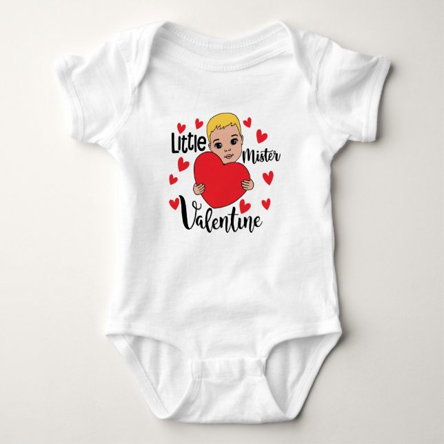 Cute Valentine Boy Holding Heart Gift Art för barn T Shirt (Framsida)