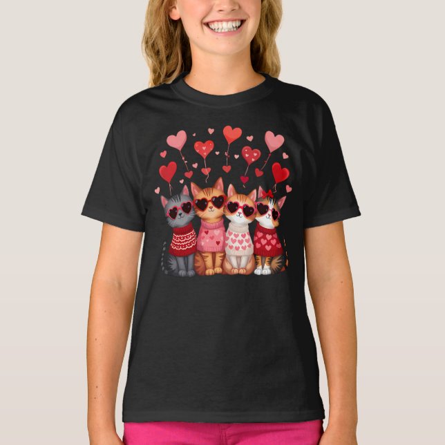 Cute Valentine Cats in Heart Sunglasses T Shirt (Framsida)