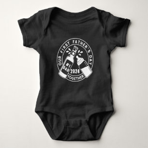 Cute Vår första Fars dag 2024 T Shirt