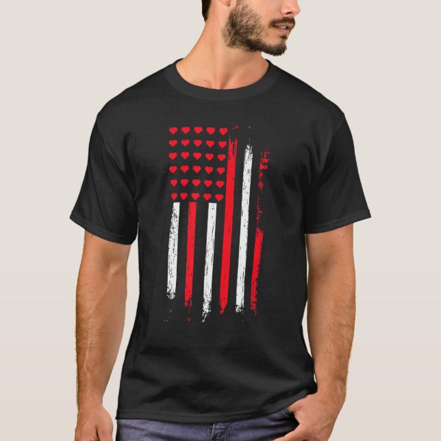 Cute Veteran Mini Hearts Flag Military Valentine's T Shirt (Framsida)