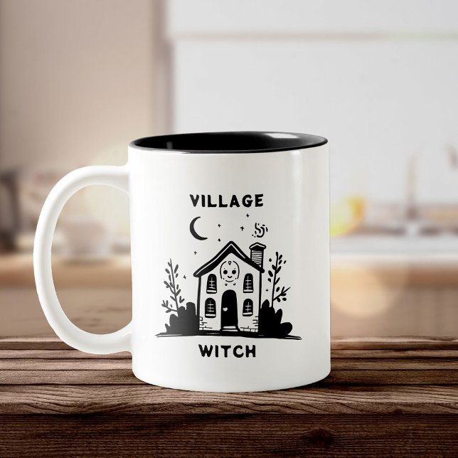 Cute Village Witch Whimsical Witch House Två-Tonad Mugg (Skapare uppladdad)