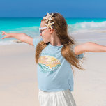 Cute Vintage Beach Vågar Sunshine Vacation Kids T Shirt<br><div class="desc">Cute vintage stil-barn t-shirts med vackra tealhavet vinkarare och ett ljust sol med handflatan träd under sommaren. Coolans grunge-design är kompletterad med en stressad tealblått anpassningsbar för din familjemester eller strand resa.</div>