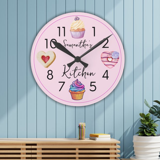 Cute Watercolor Cupkaka Personlig Rosa Kitchen Rund Klocka (Skapare uppladdad)