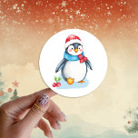 Cute Watercolor jul Penguin Runt Klistermärke<br><div class="desc">Tvätta vattenfärgssegeldekaler. Lägg till en söt festiativ beröring leksak i våra julkortskuvert eller presentsäckar.</div>