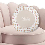 Cute Watercolor Winter Glowes Snögubbe Cookies Rund Kudde<br><div class="desc">Vattenfärgad hand som färgats av Kredas. Tema för bondgården land.</div>