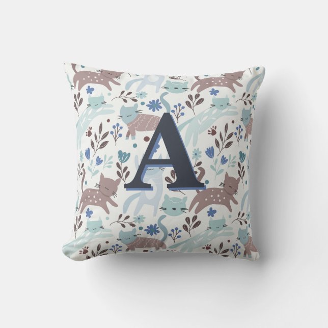 Cute Whimsical Cat Mönster, Blue och Grått Monogra Kudde (Framsida)