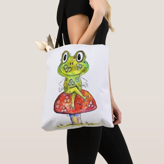 Cute Whimsical Grönt Frog på Toadstool Tygkasse (Närbild)