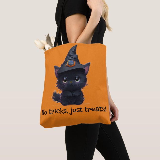 Cute whimsical Halloween Black cat Tygkasse (Närbild)