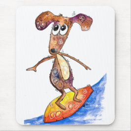 Cute Whimsical Hund på Surfboard Musmatta